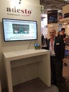 Gideon Intrater am Adesto-.Stand auf der electronica 2016 (Bild: Adesto)