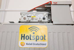 Verteilerkasten mit WLAN-Haube im Aufriss.